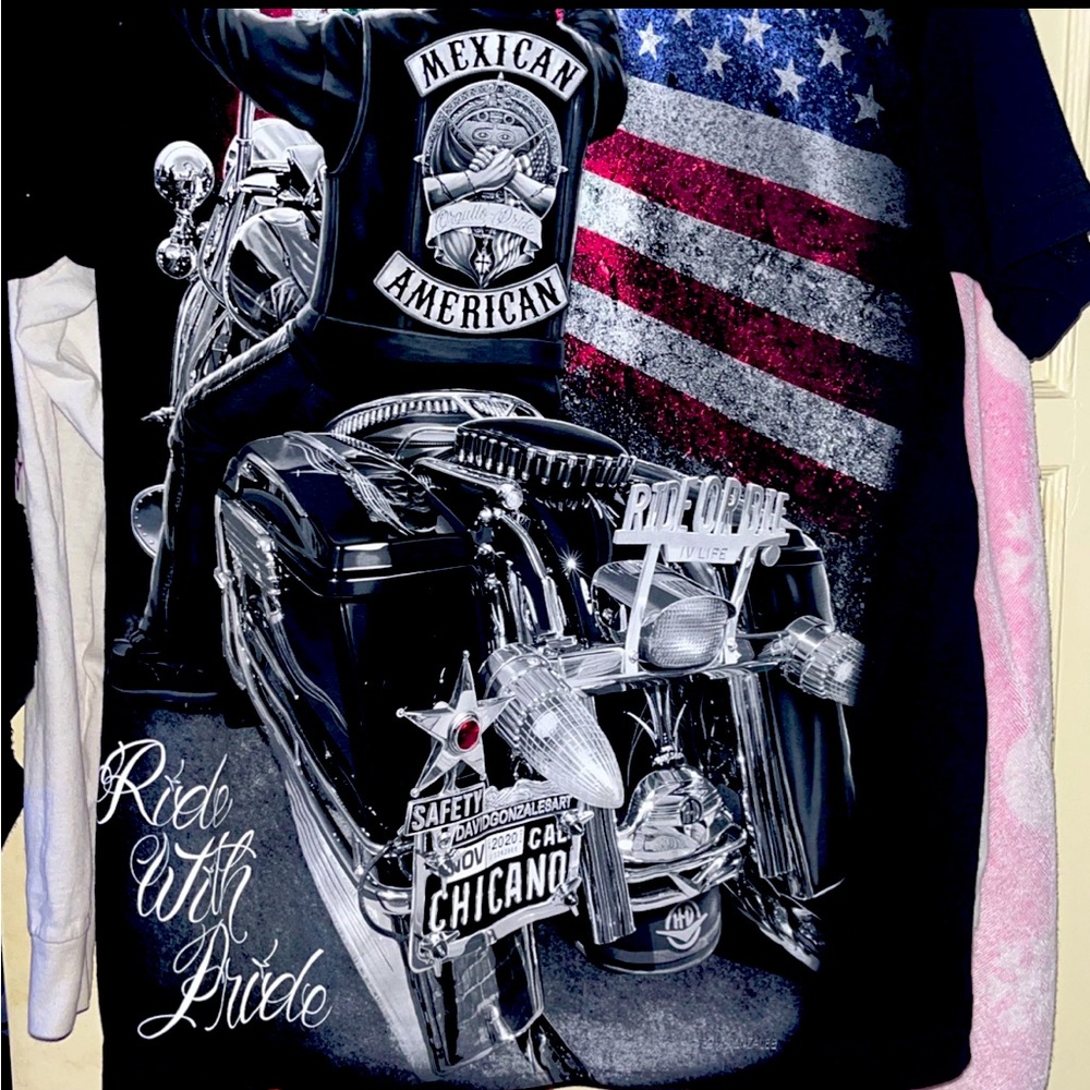 Men’s a Mexican American shirt with a skull on a motorcycle